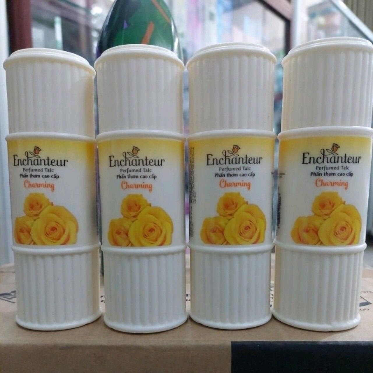 PHẤN THƠM NGÀO NGẠT ENCHANTEUR 50G, NGĂN MÙI & THẤM MỒ HÔI HIỆU QUẢ