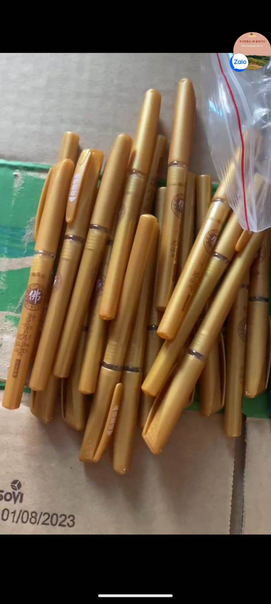 Bút nhũ kim tuyến vàng