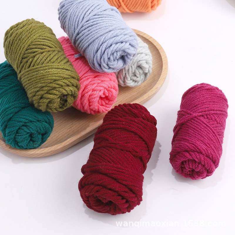 Bộ 10 cuộn len và 3 cây kim móc