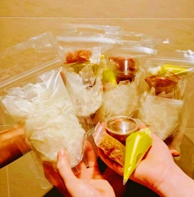 Bánh Tráng Sốt Me, Bơ Béo Ruốc Hành Phi