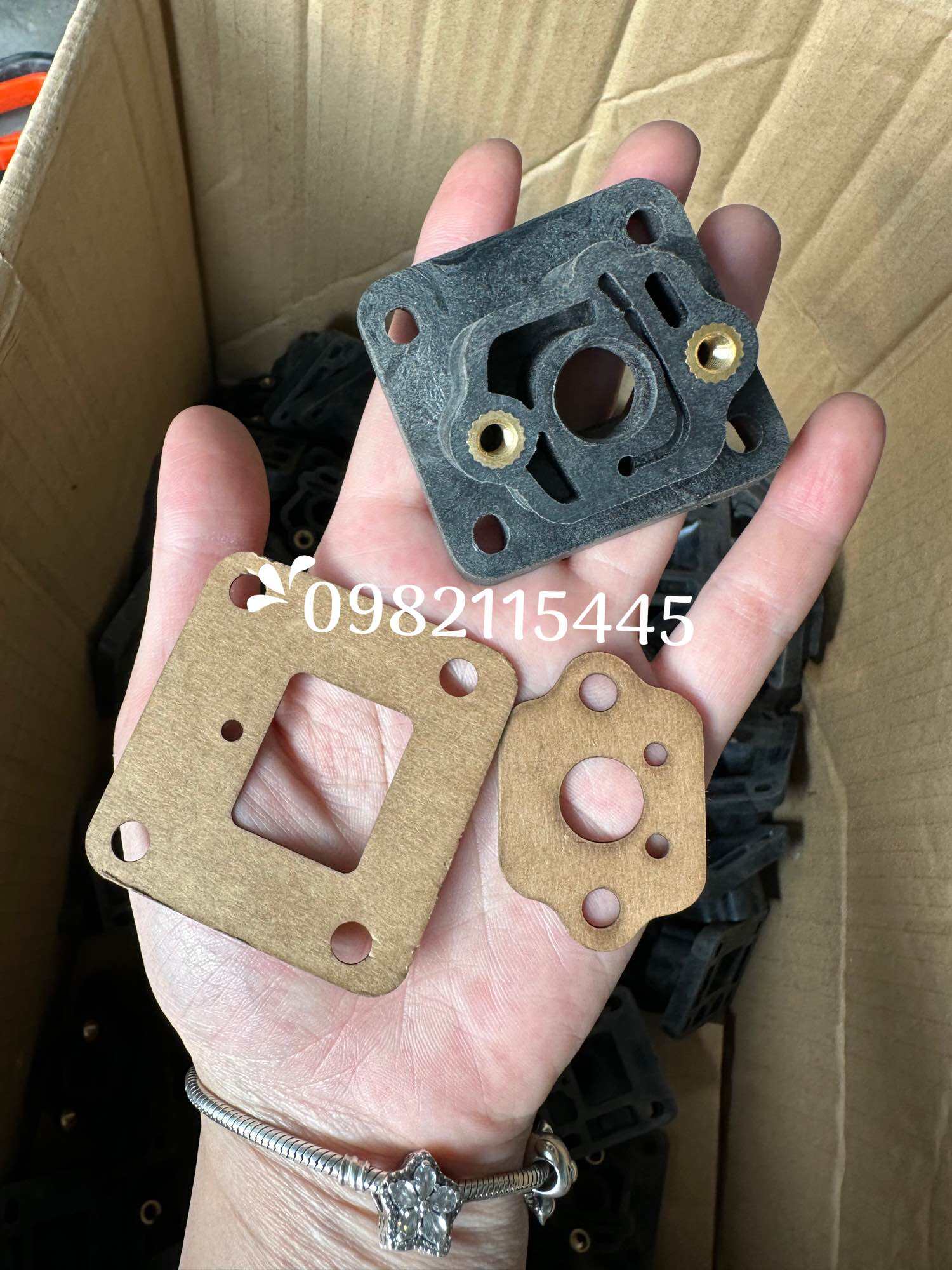 Phíp chuyển đổi bình xăng con ( chế) Máy cắt cỏ 411 sang chế máy cắt cỏ 260/330/430 Kèm roong như hì