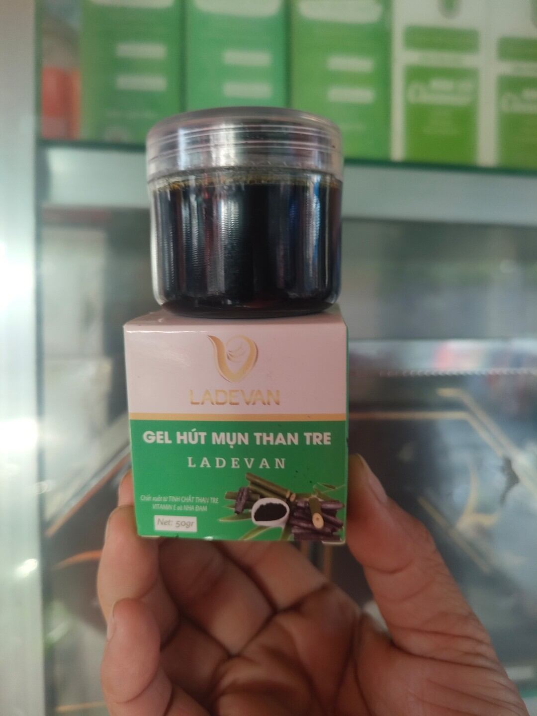 Gel hút mụn than tre Ladevan