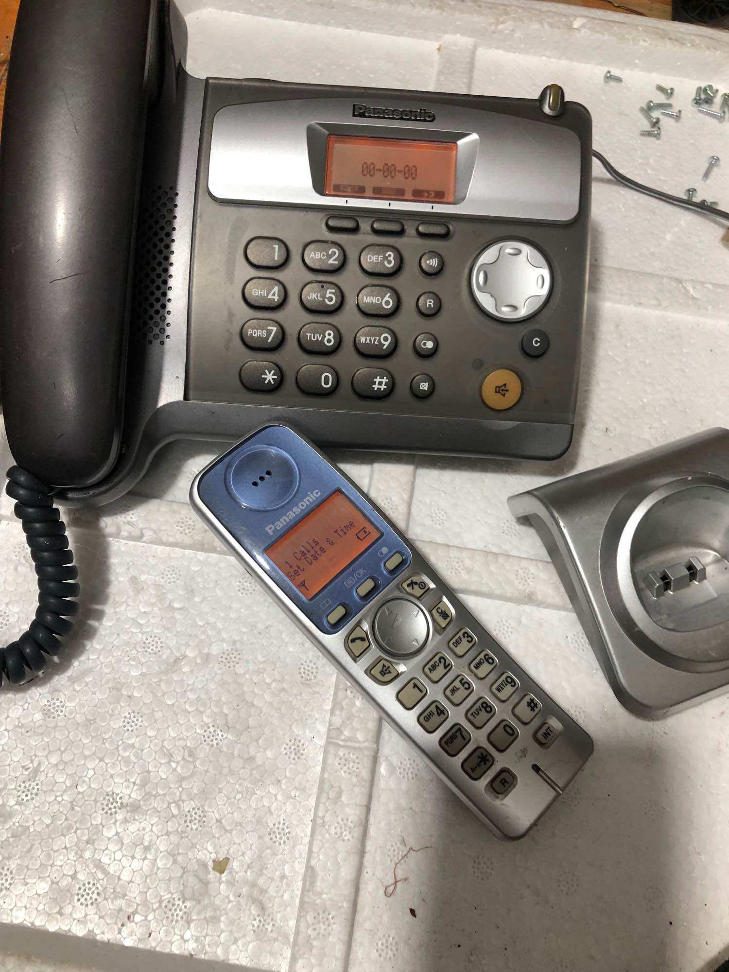 Điện thoại mẹ bồng con Panasonic kx tcd530