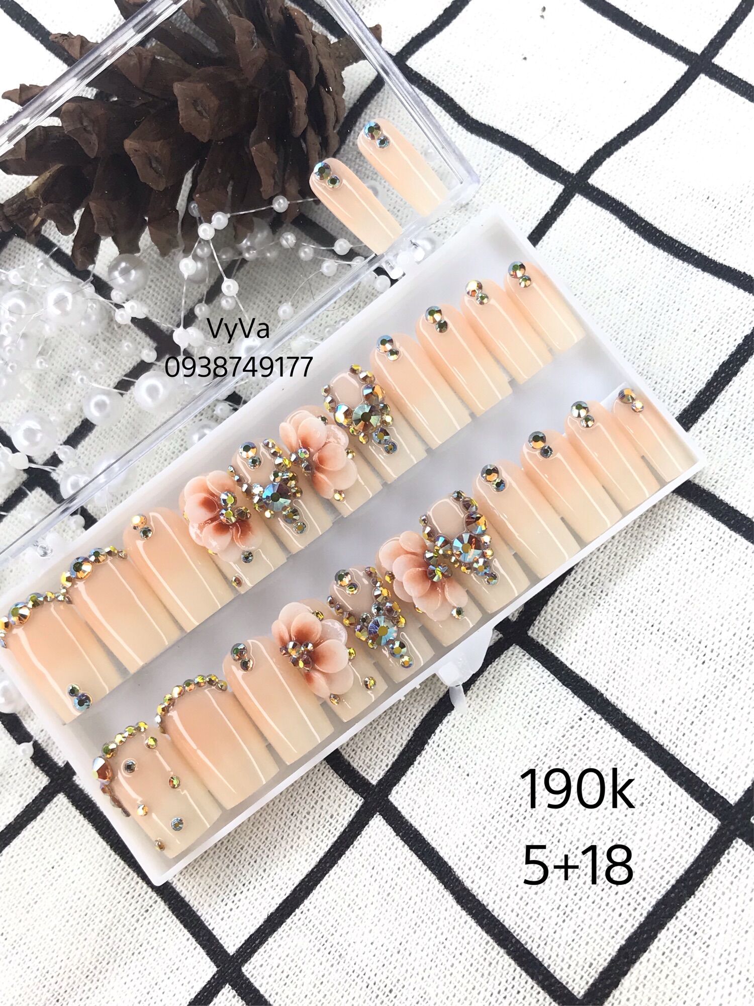 Nail box móng giả thiết kế