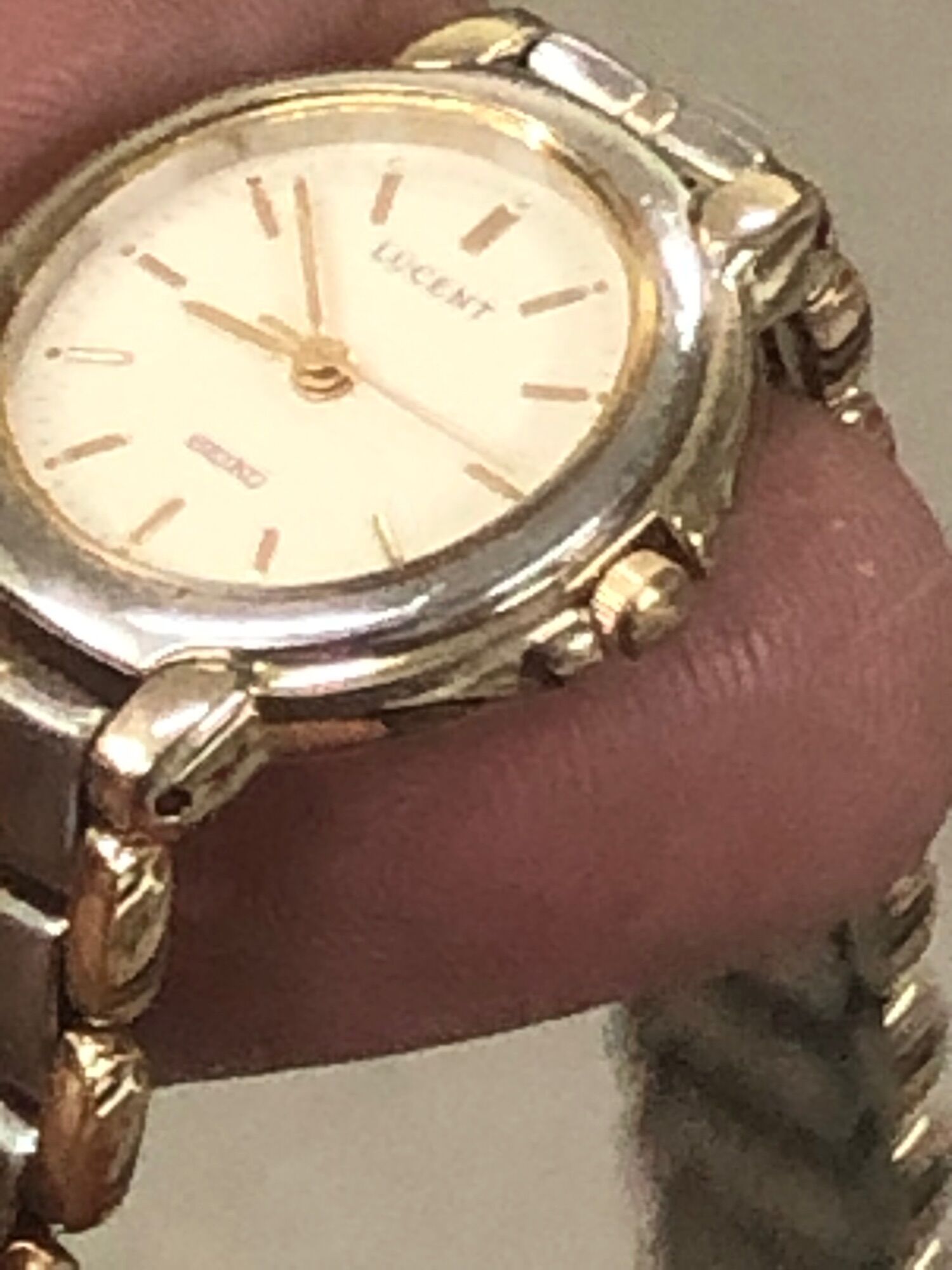 Đồng hồ nữ. Seiko lucen còn đẹp, hàng si