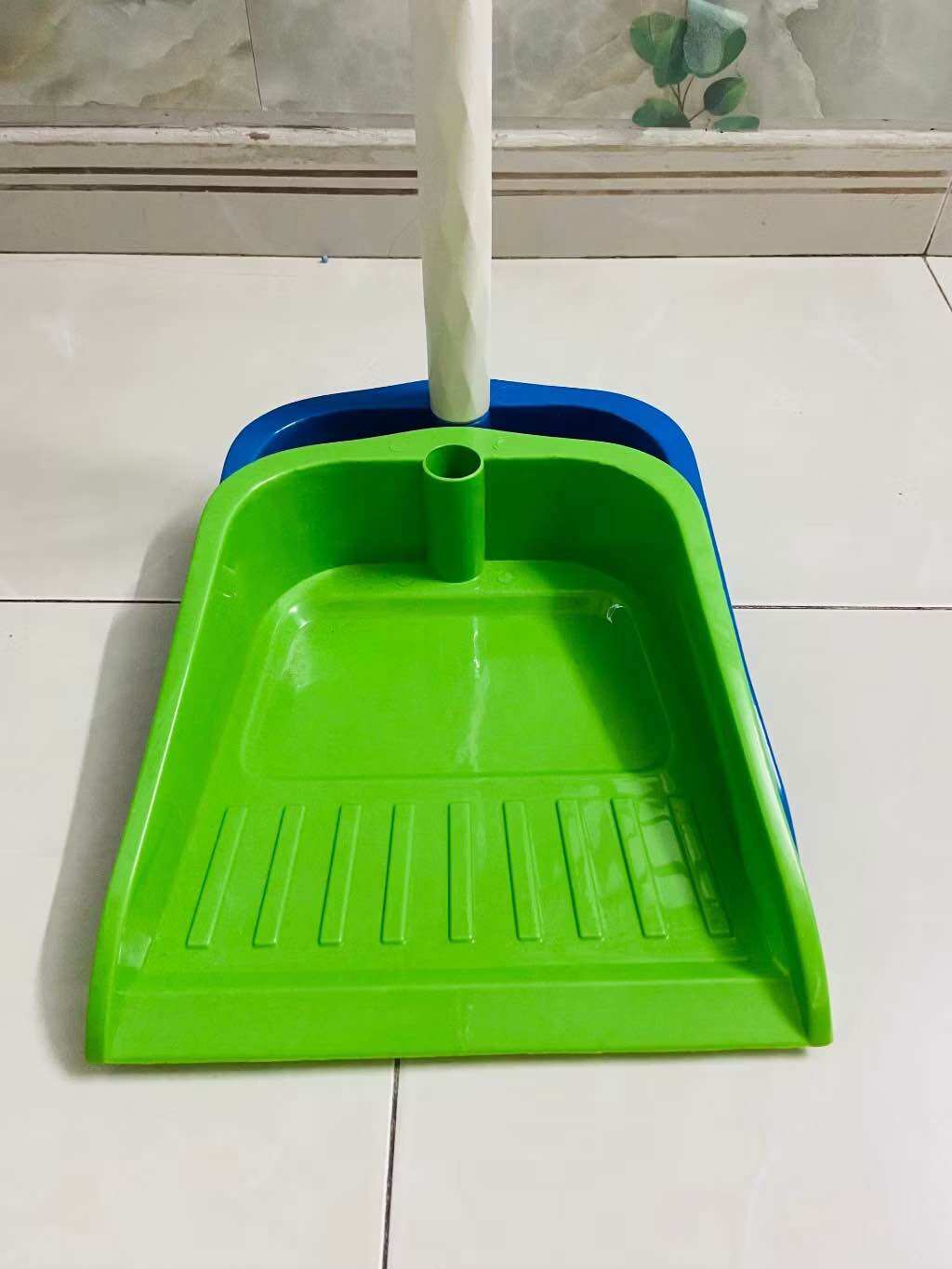 Large Long-Handed Dustpan - Office Cleaning Product, Durable Hard Plastic