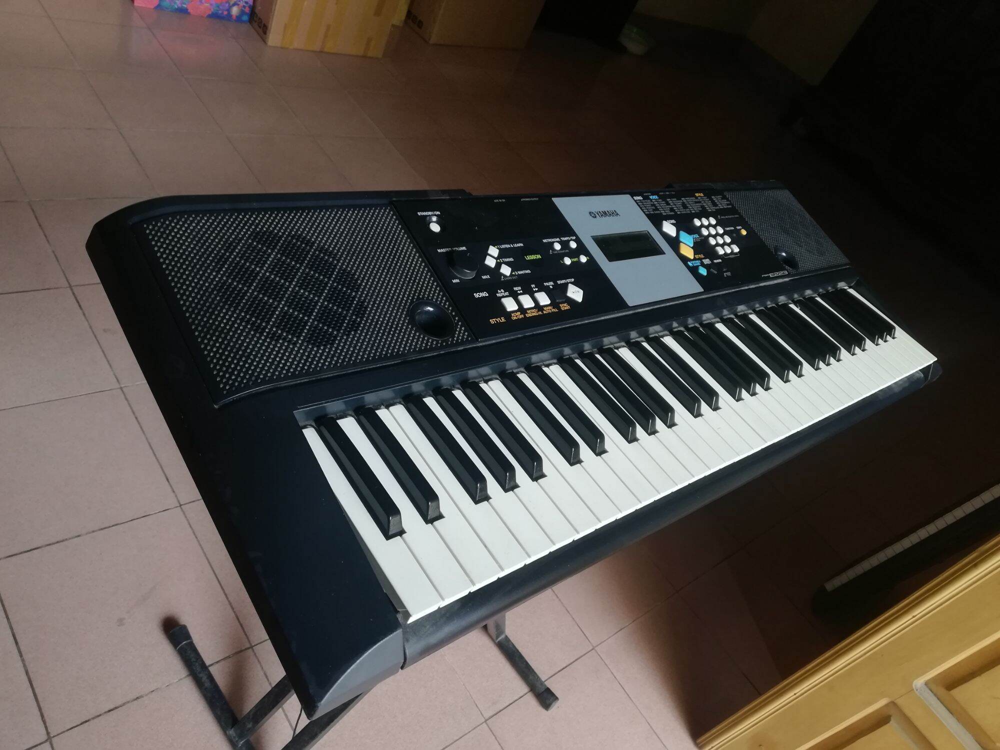 Đàn organ yamaha psr e223