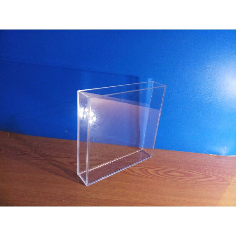 hồ kính siêu trong show cá guppy betta