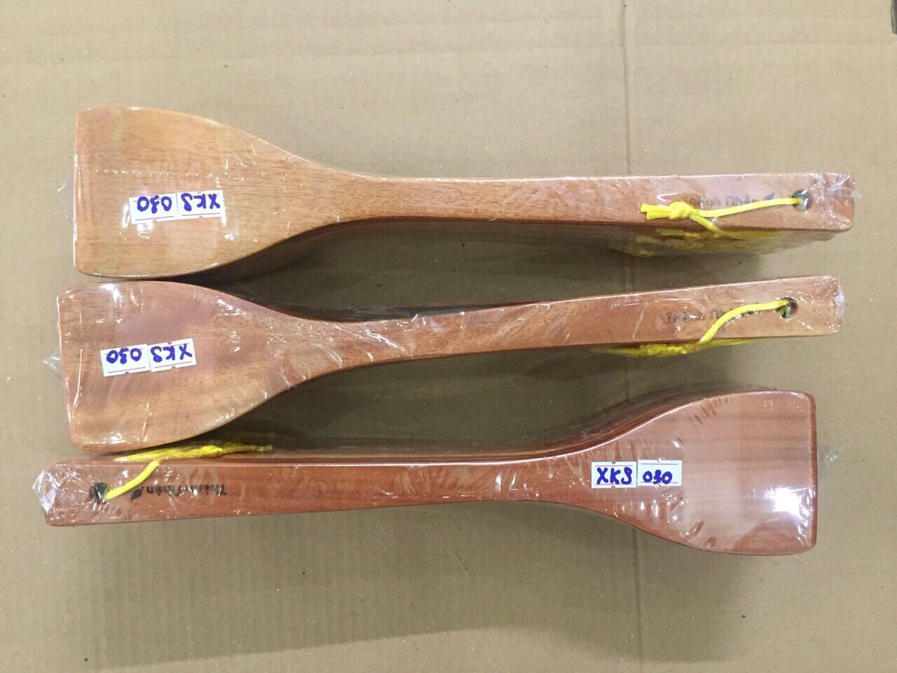 Sạn chất liệu gỗ cao cấp 030