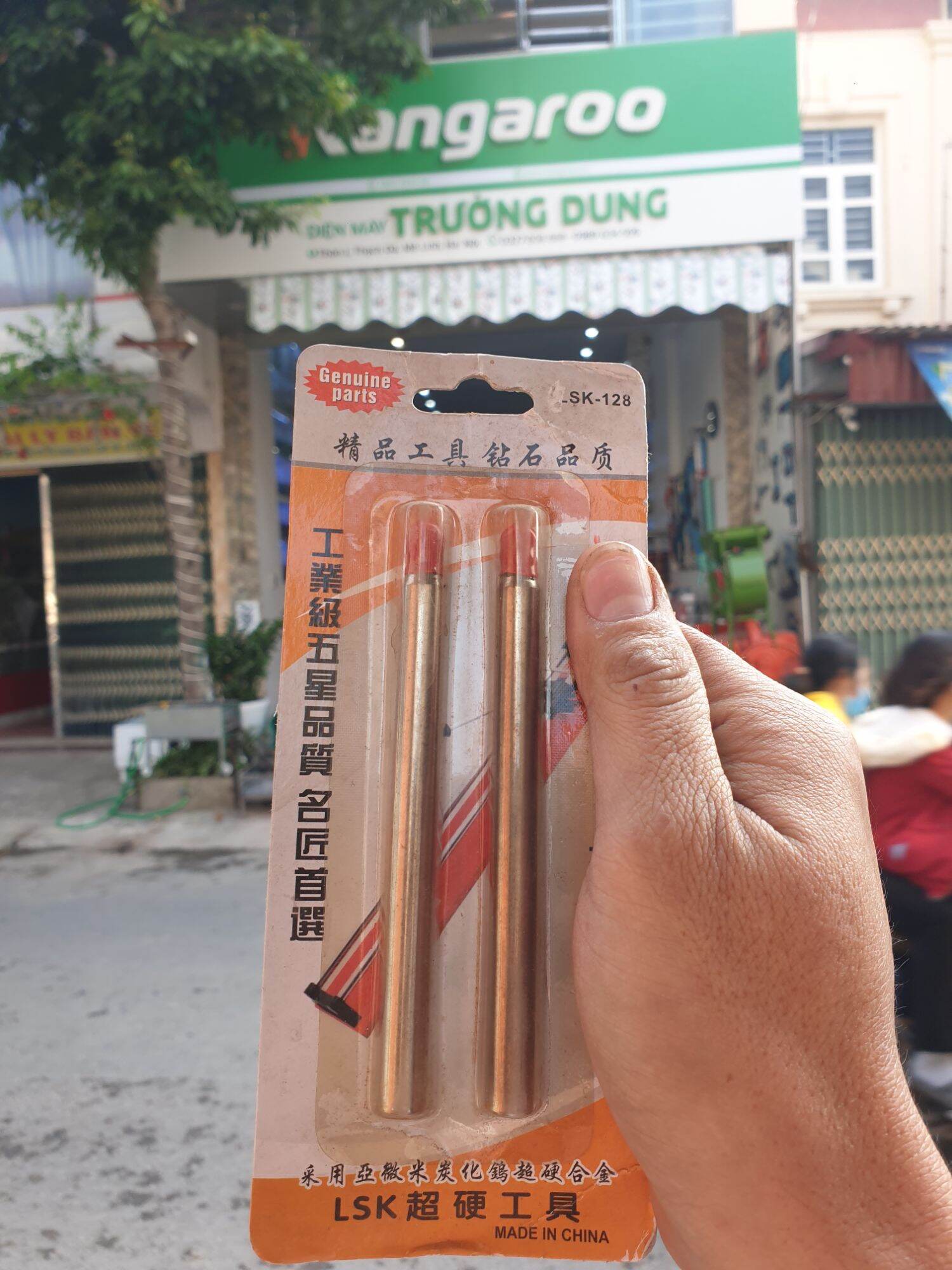 Lưỡi cắt gạch bàn đẩy tròn và bút