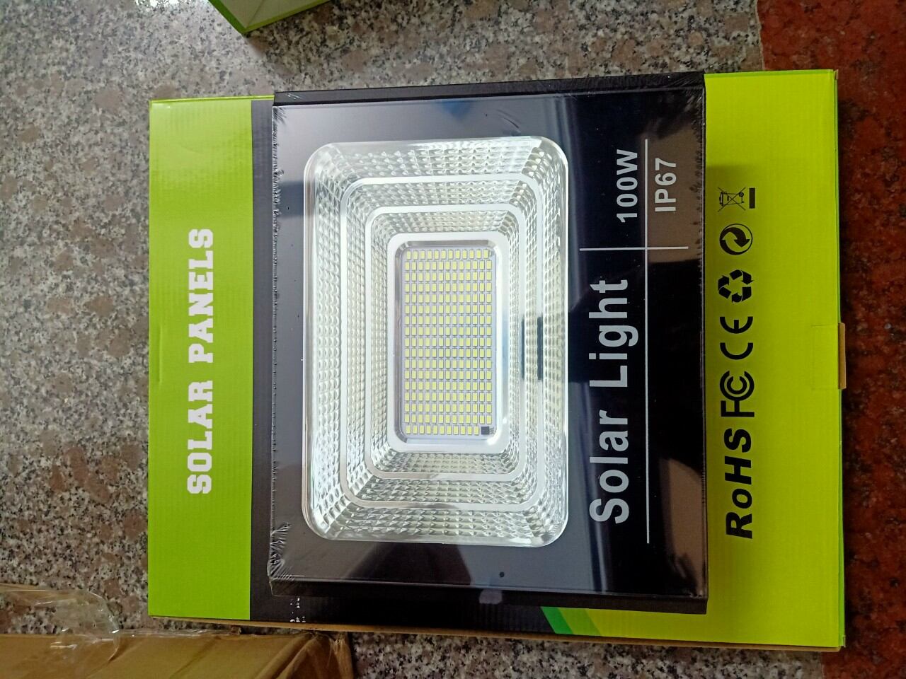 Đèn năng lượng mặt trời pha Led 100w 10h-16h liên tục