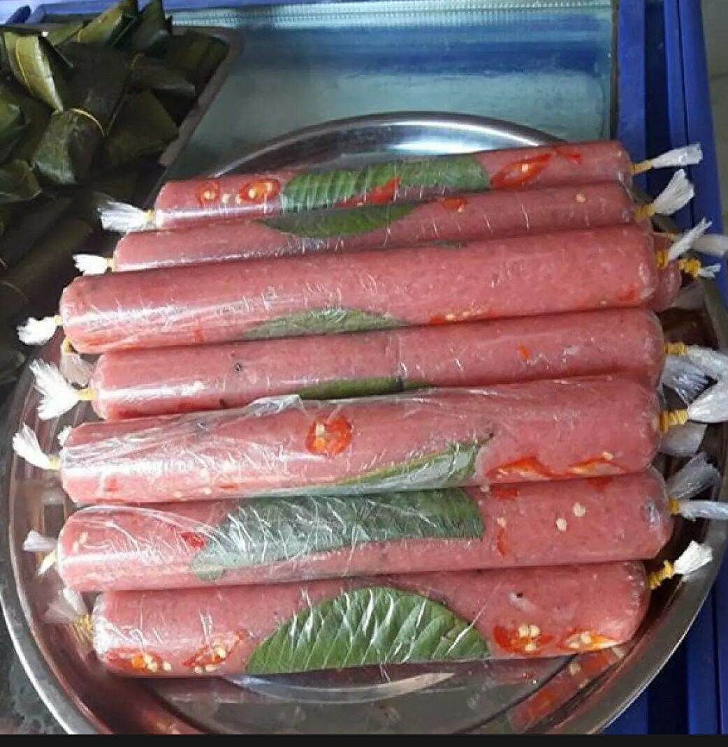 Nem chua cô 4 Bình Định(1 cây 400 gram luôn lá)