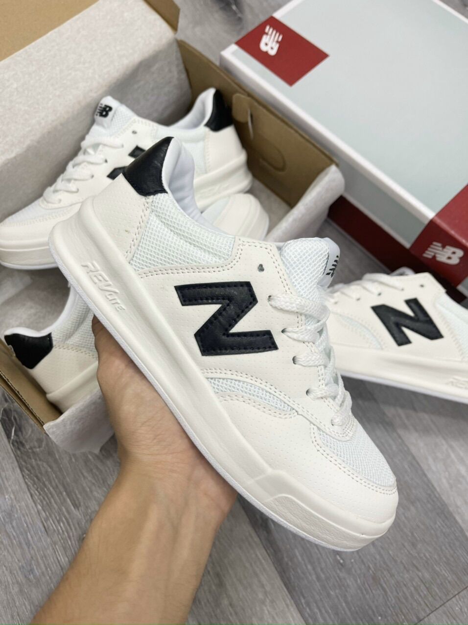 Giày NB crt300 chữ đen phản quang