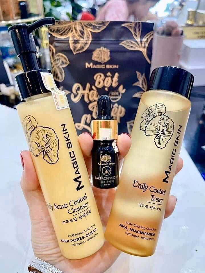 BỘ 4 SIÊU PHẨM GIÀNH CHO DA MỤN SẠCH MỤN SÁNG DA MỀM MỊN NGAY TỨC THÌ NÈ!
#TINH_CHẤT_DIỆT_MỤN_SAKE
#KEM_RỬA_MẶT_RAU_MÁ
#TONER_RAU_MÁ
#BỘT_HÚT_MỤN_HÀ_DIỆP_LỤC
Ai đang bị mụn hay là mụn dị ứng do tiêm vắc sin thì đặt ngay bộ 3 này về dùng mê lắm luôn đó ạ