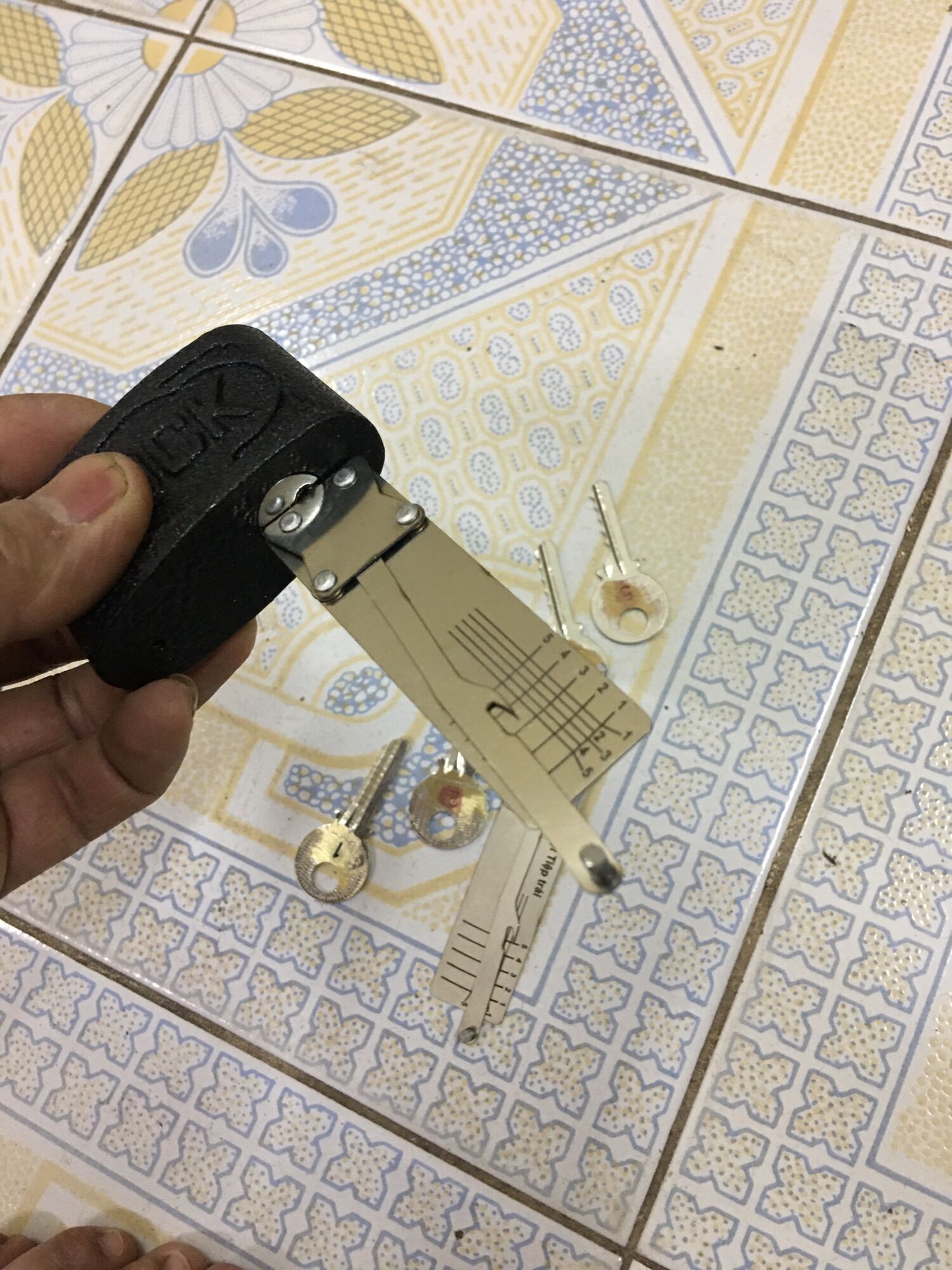 2 cây đo bi khoá V tiệp c8-c10