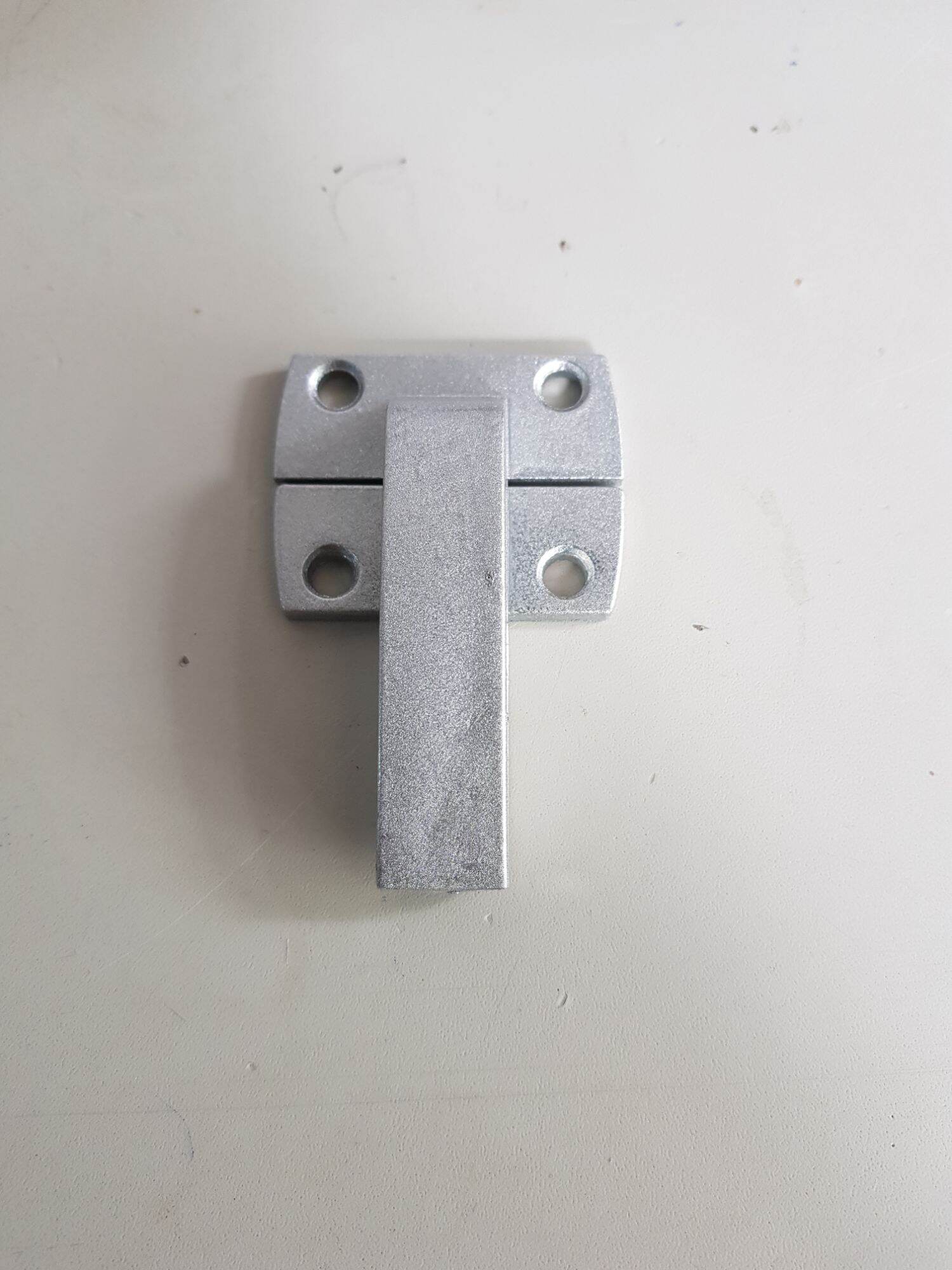 Bản lề nối cánh phẳng tủ bếp trên