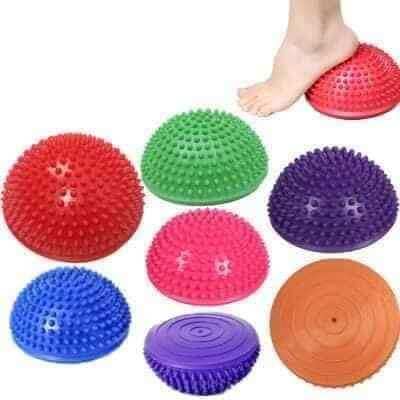 Đệm gai ,bán cầu gai nhựa cao su mềm trị liệu cảm giác bàn chân KT 16x16