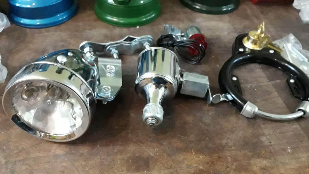 Bộ đèn xe đạp Phượng Hoàng Thống nhất