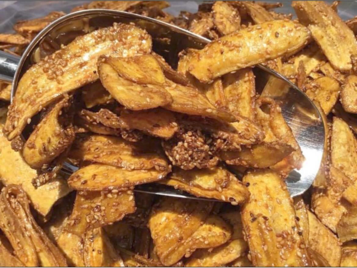 Chuối sấy mè gừng giòn tan