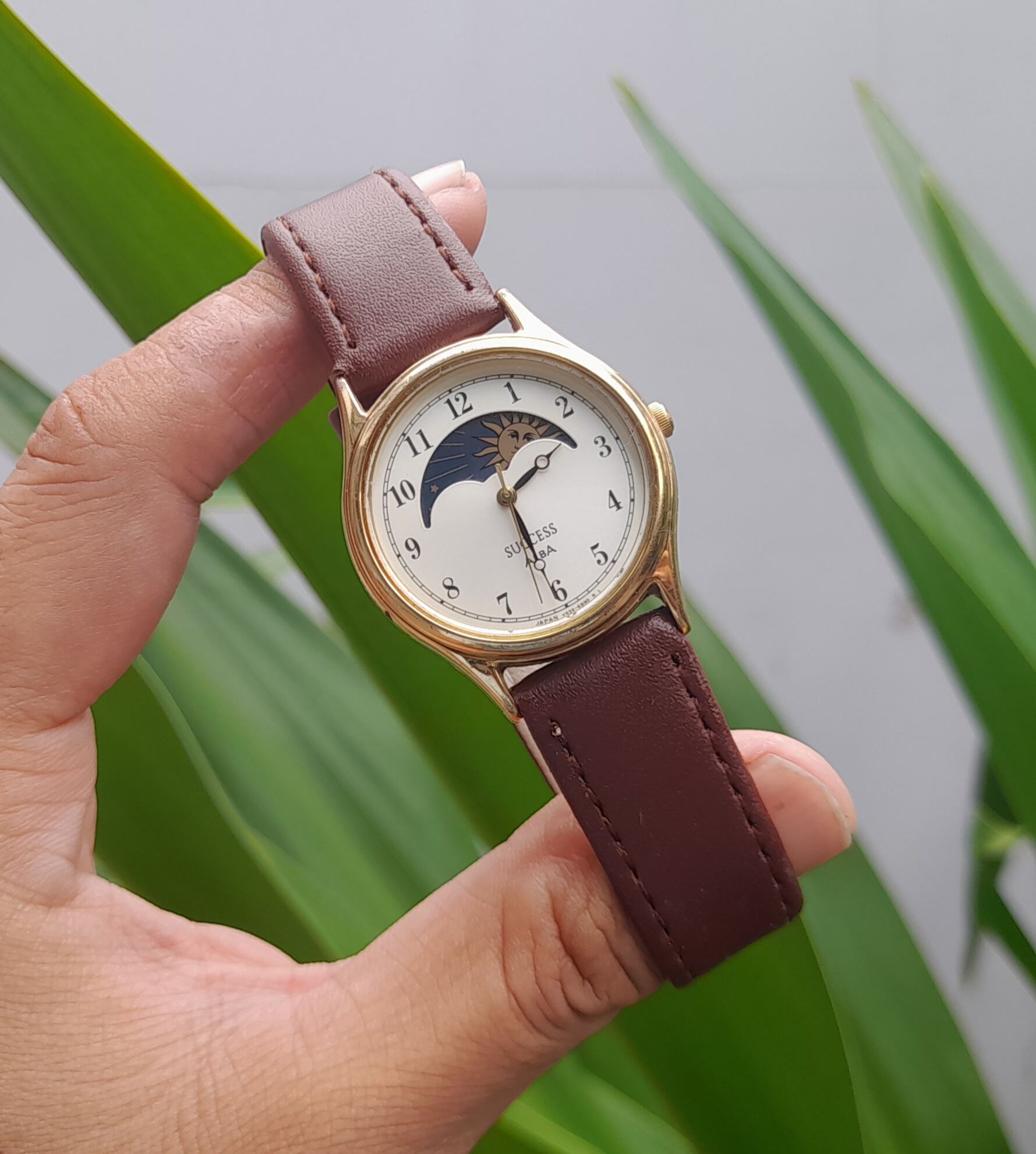 đồng hồ nữ ALBA trăng sao máy Japan, xịn sò Vintage lắm nha