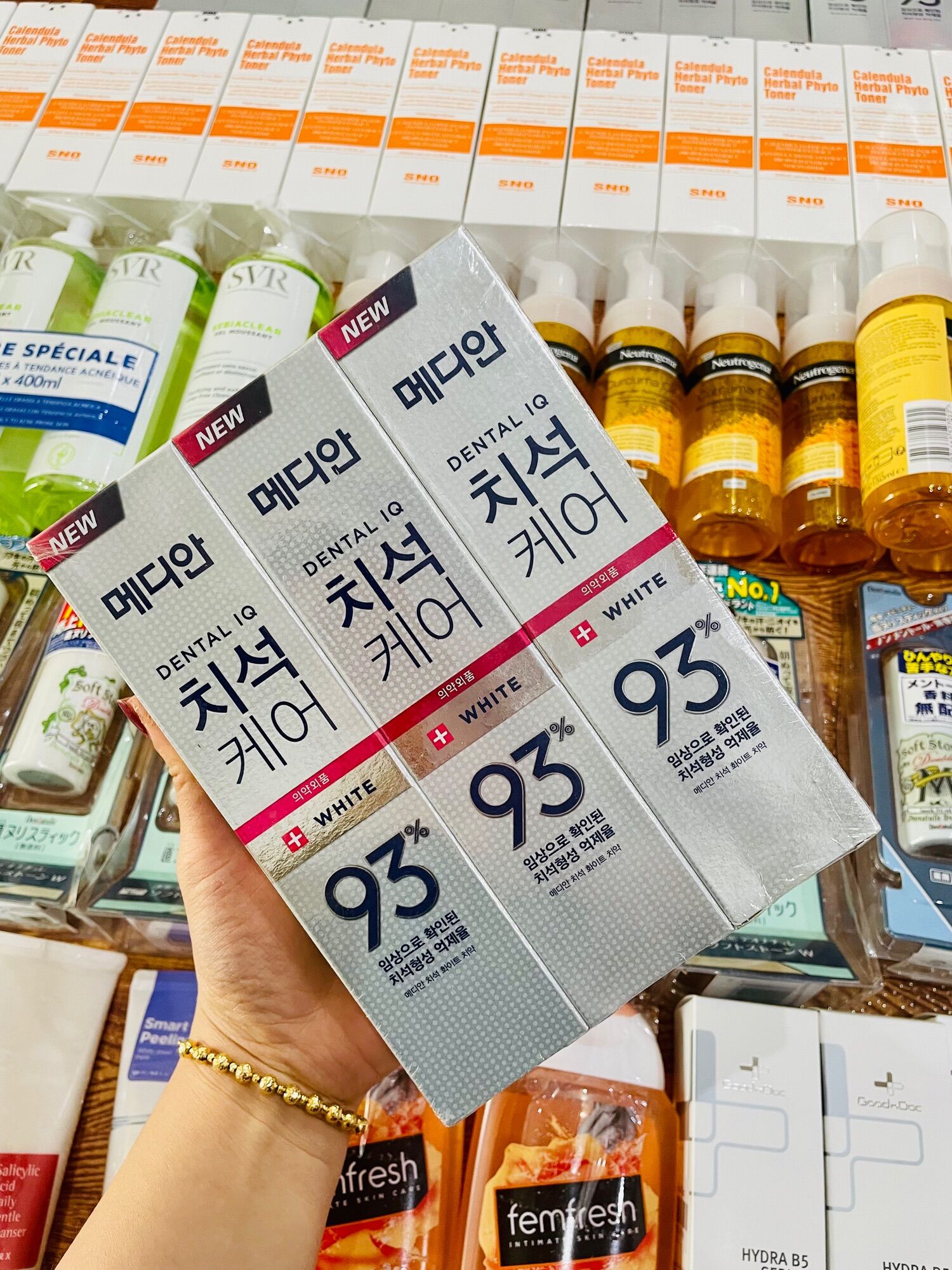 Kem đánh răng 93 hàn quốc