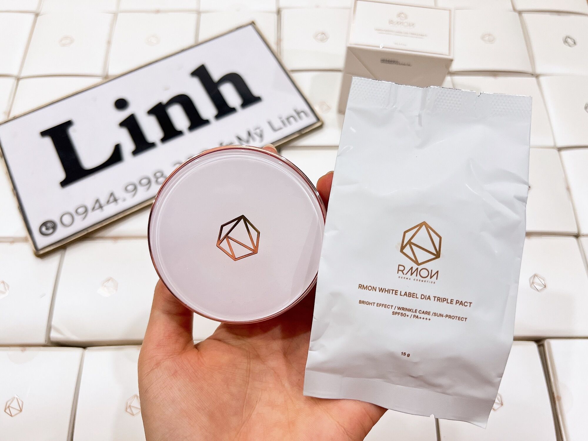Phấn tươi Rmon 3in1 kèm lõi thay thế.