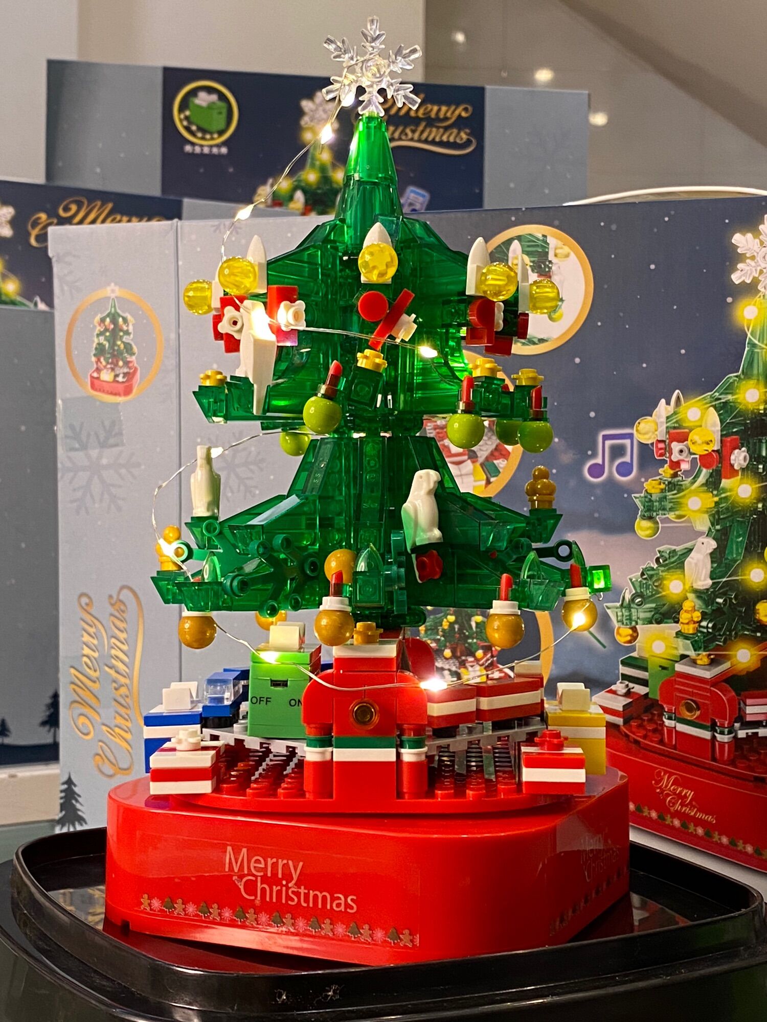 Mô hình lắp ghép Cây thông Noel