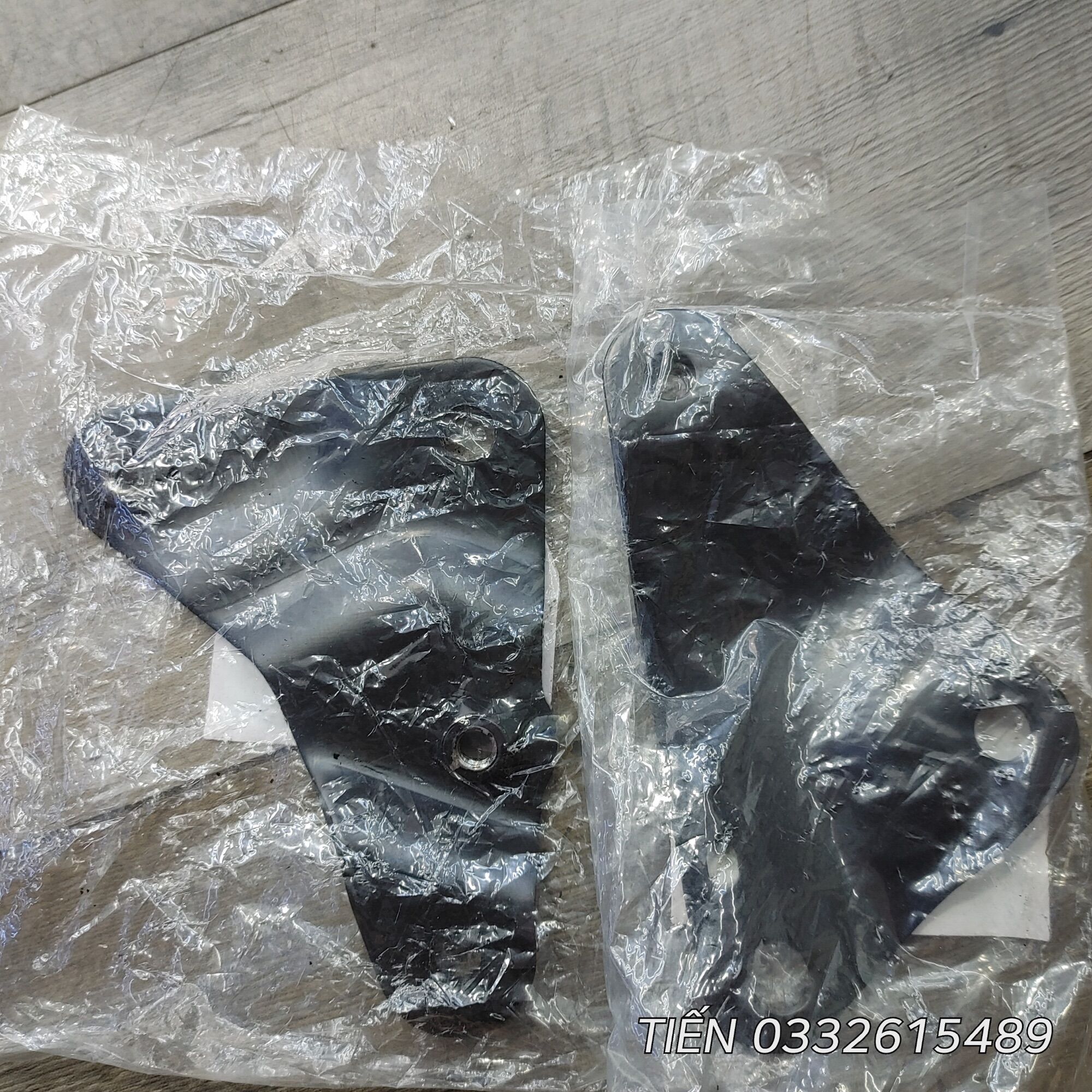 Cặp pass sắt gác chân sau Wave nhỏ (XB12.3)