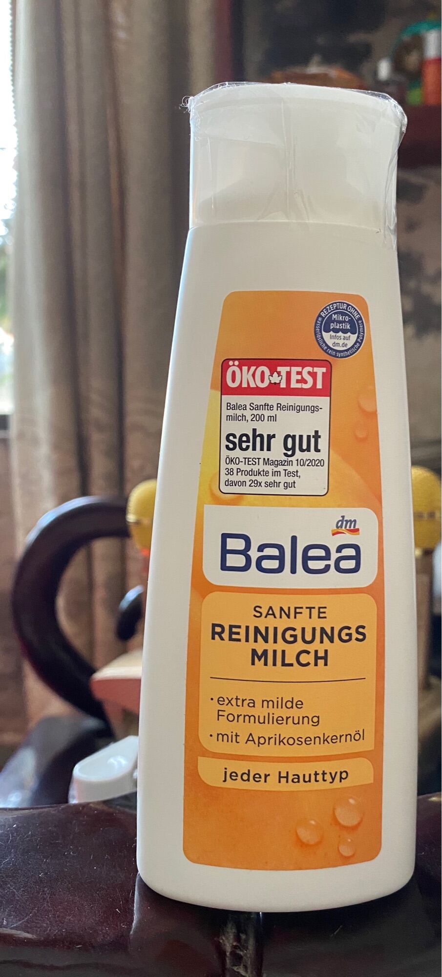 Sữa Rửa Mặt Kiêm Tẩy Trang Balea Sanfte Reinigungs Milch Đức