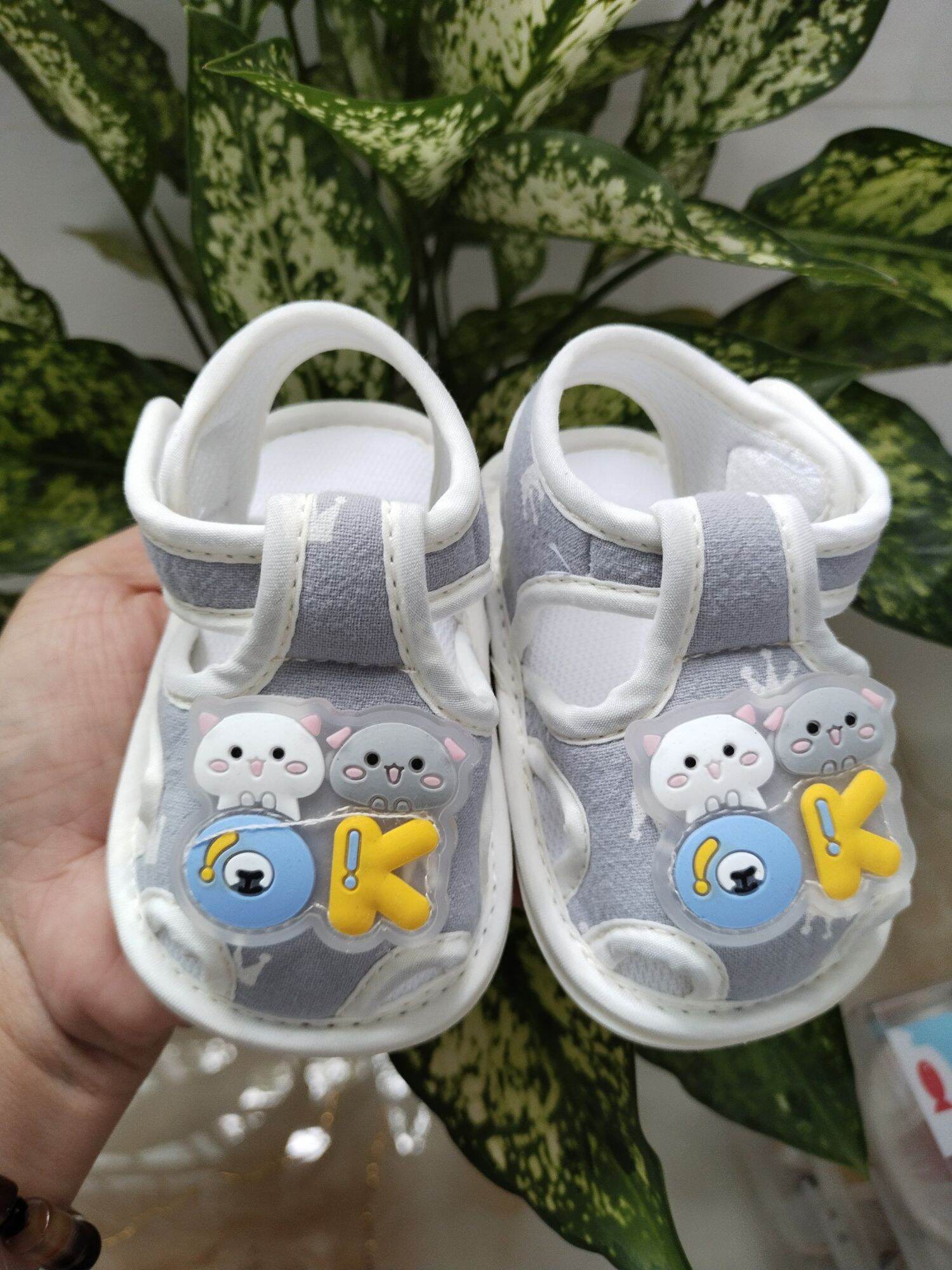 Giày tập đi cho bé đế cao su