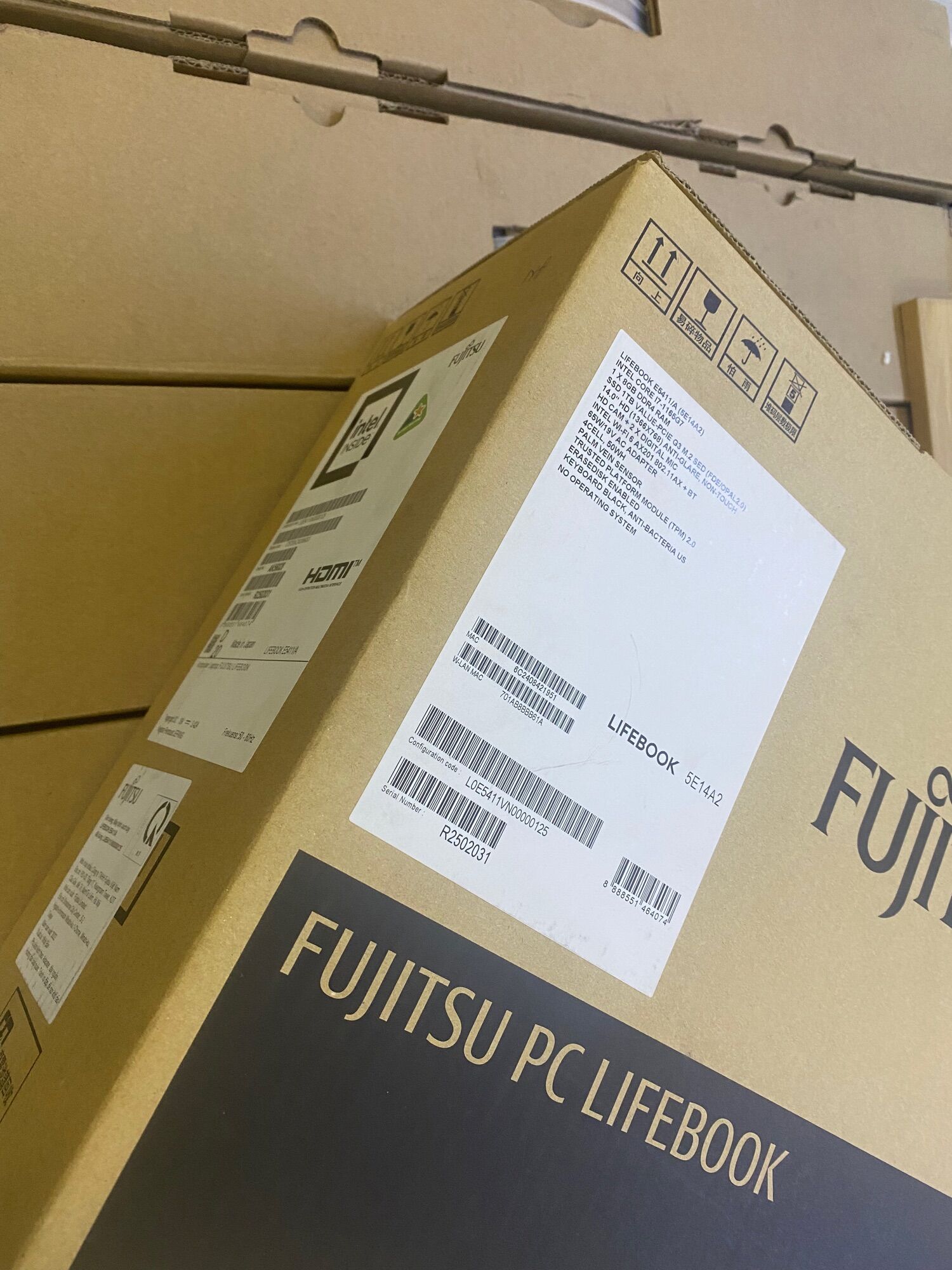 Máy tính Fujitsu PC LifeBook E5411 Intel Core I7-1165G7 (up to 4.7GHz, 6MB, 8GB RAM, 1000GB SSD, Intel Graphics, 14 inch HD/ WC+BT+WL/ Hàng sản xuất tại Nhật ( Made in Japan)