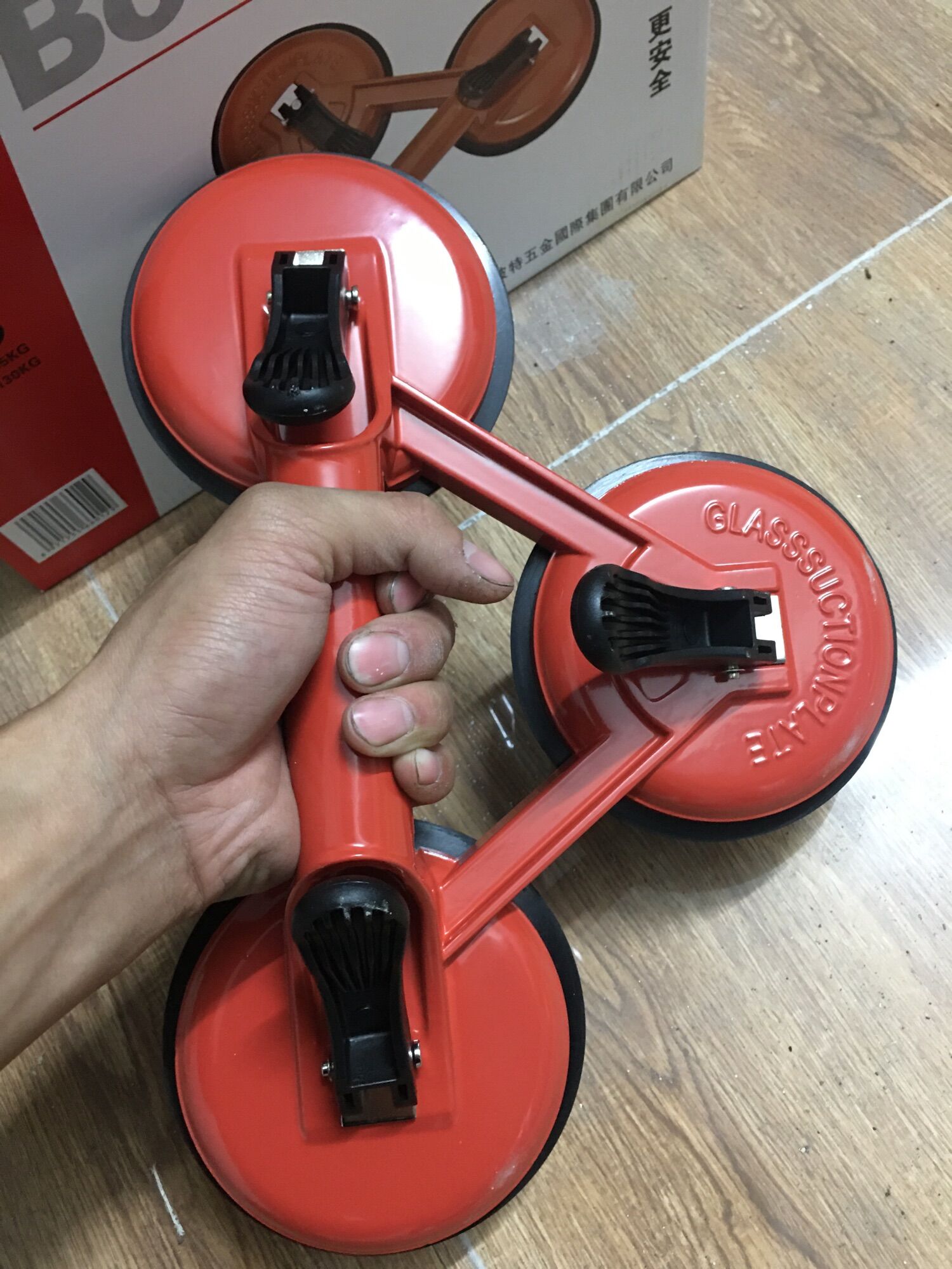 Tay hít kính, hít gạch 3 chân