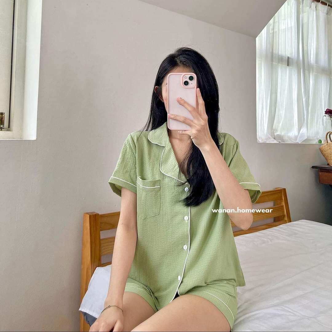 Bộ pyjama xốp tay cộc quần cộc.