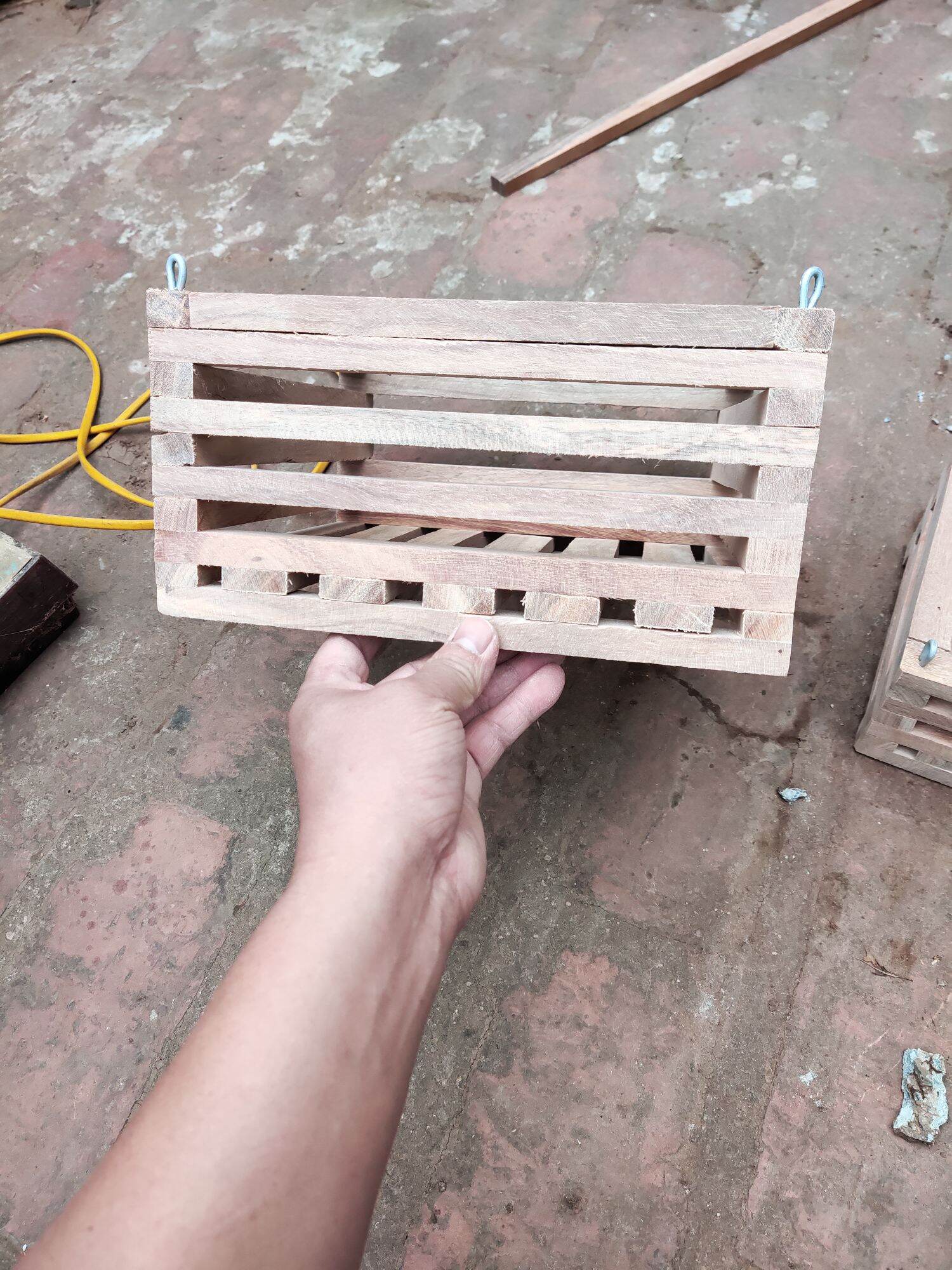 chậu gỗ ghép lan hình vuông 25x25cm