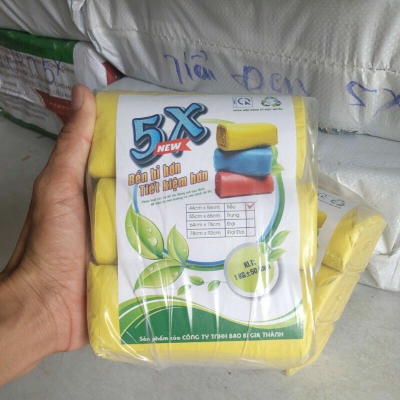 Túi đựng rác đại màu size 64cmx78cm (1 ký 3 cuộn )