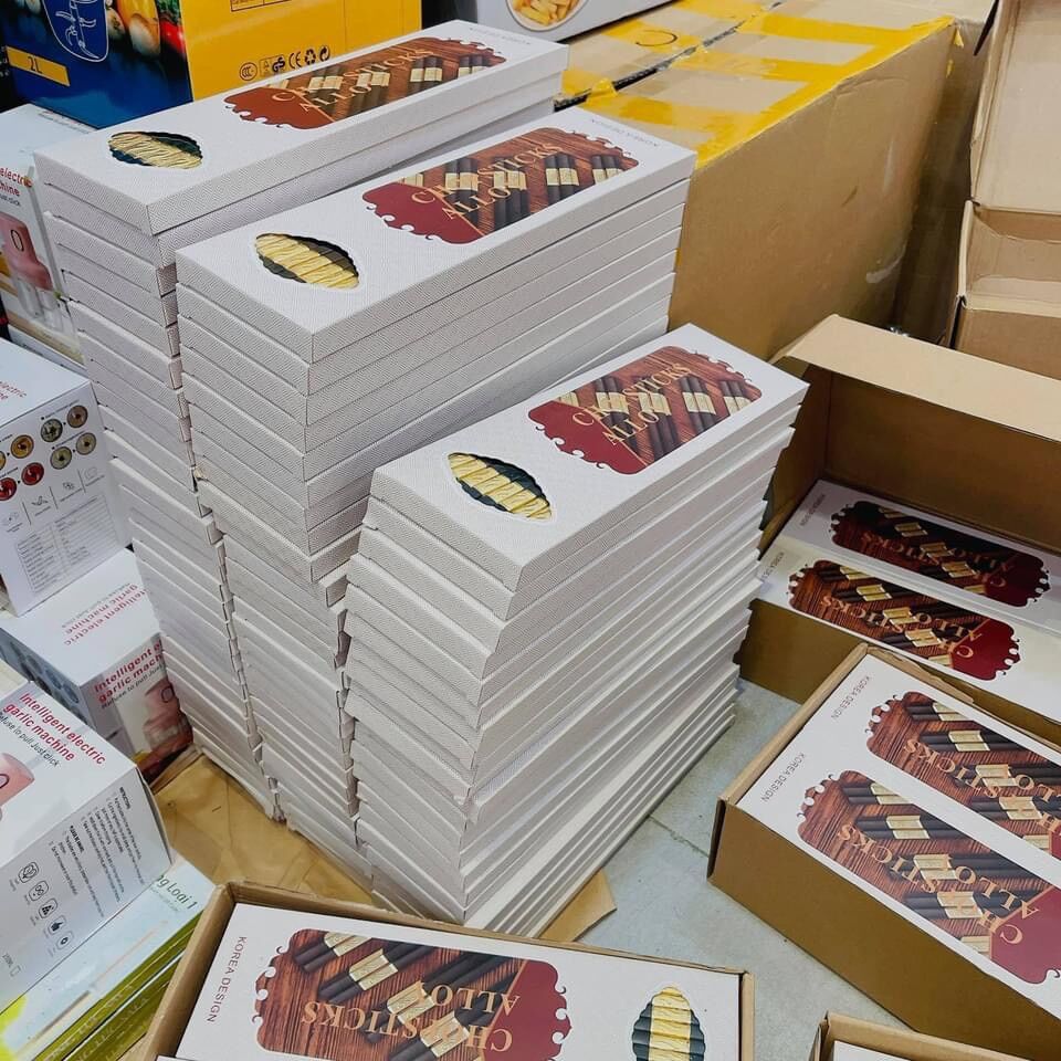 Set 10 đôi đũa hợp kim màu vàng