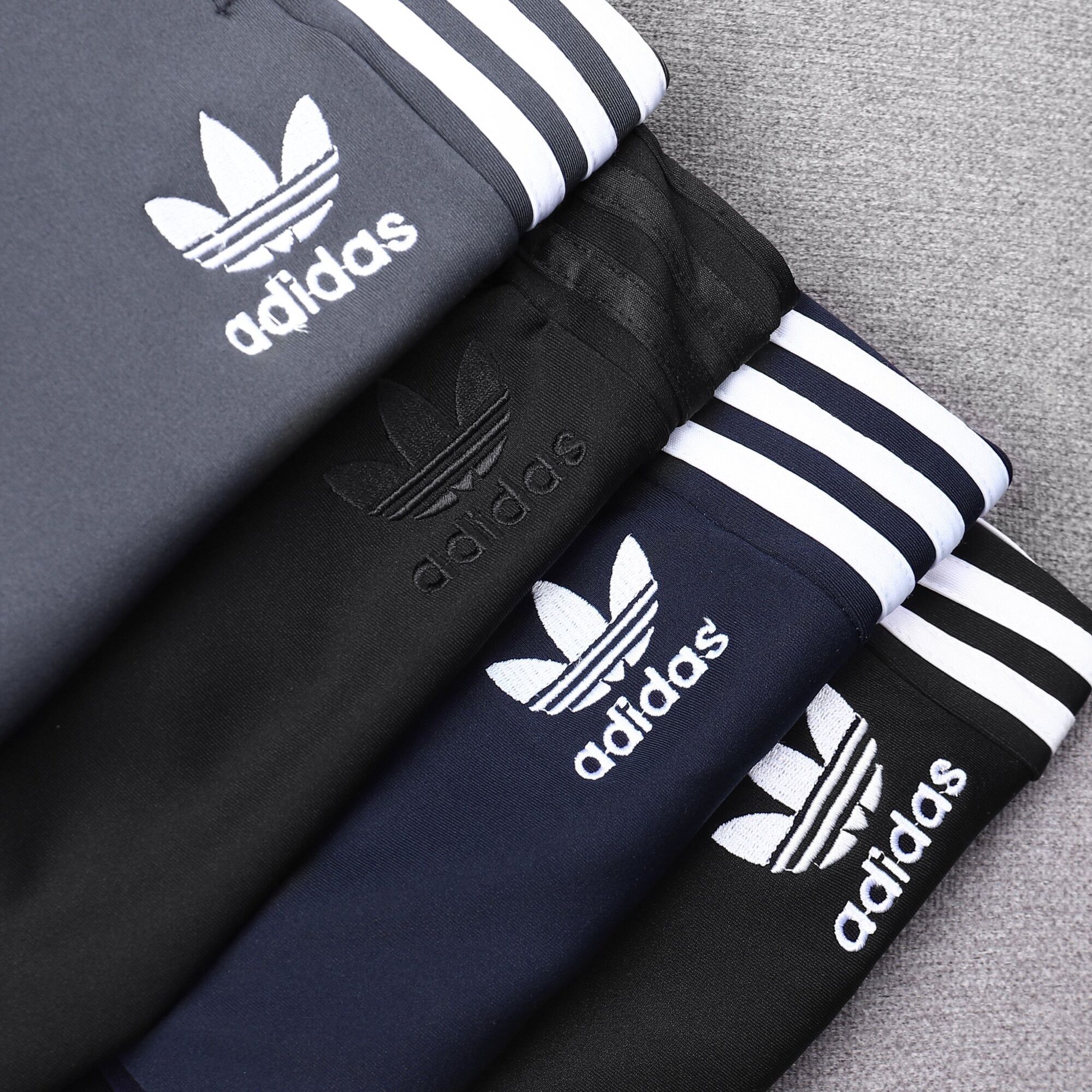 [3-5/8 Hoàn Tiền 25%]Quần Jogger Adidass poly 2 da xịn full tem tag chuẩn hãng