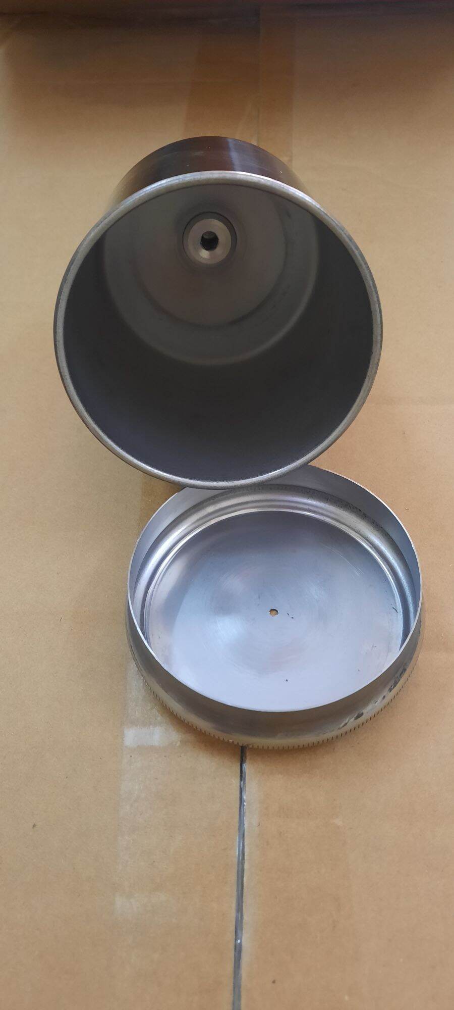 cốc chứa sơn inox 304 cao cấp có chân đứng