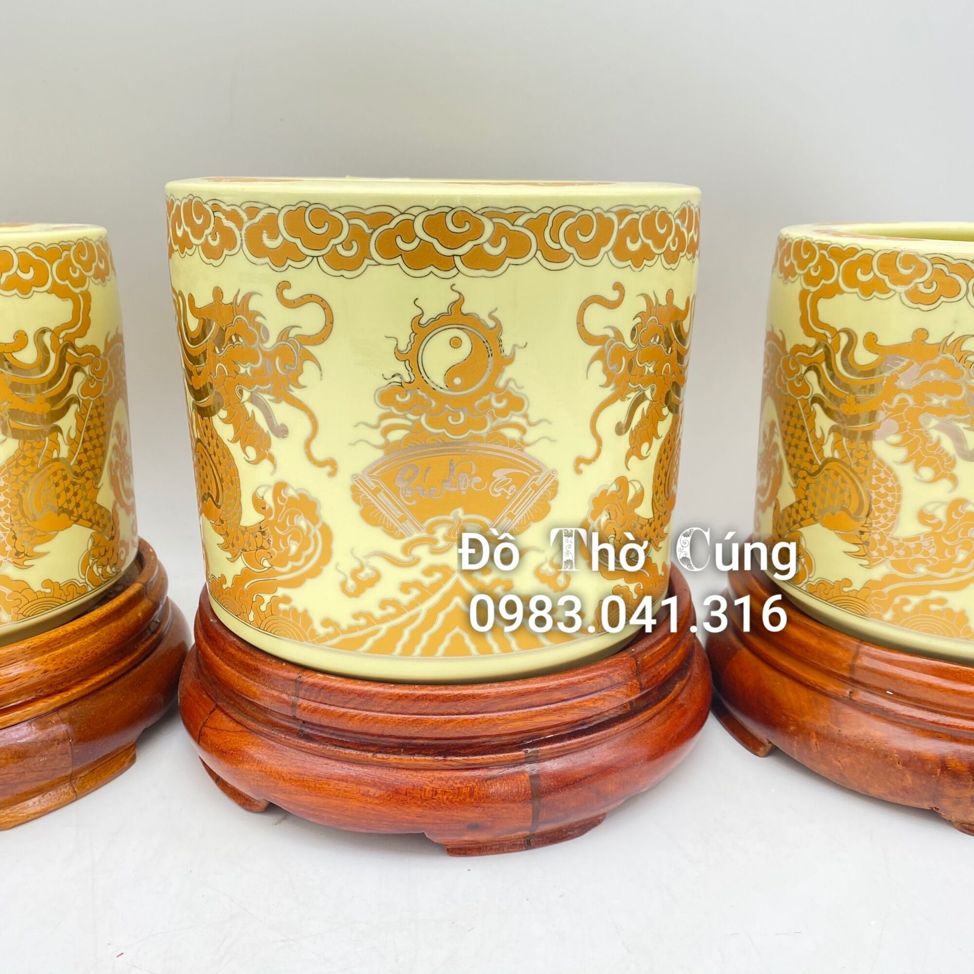 Bát hương màu ngà