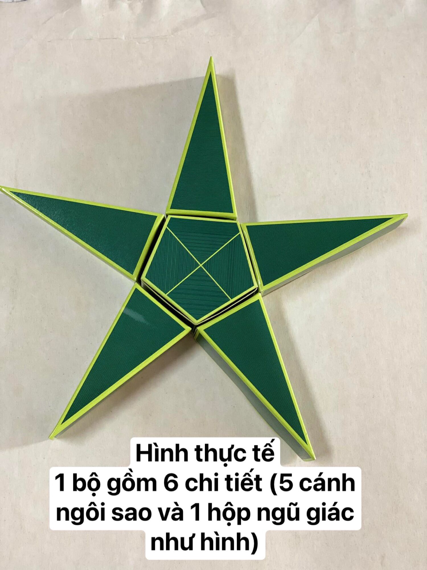 Một bộ lẻ hộp phu thê hình ngôi sao - hộp đựng bánh phu thê