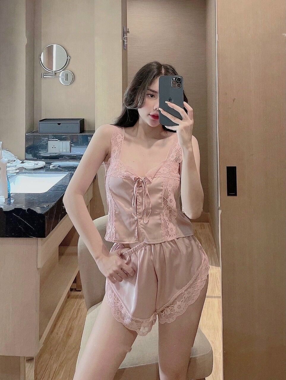 Đồ mặc nhà áo dây quần ngắn chất satin siêu đẹp
