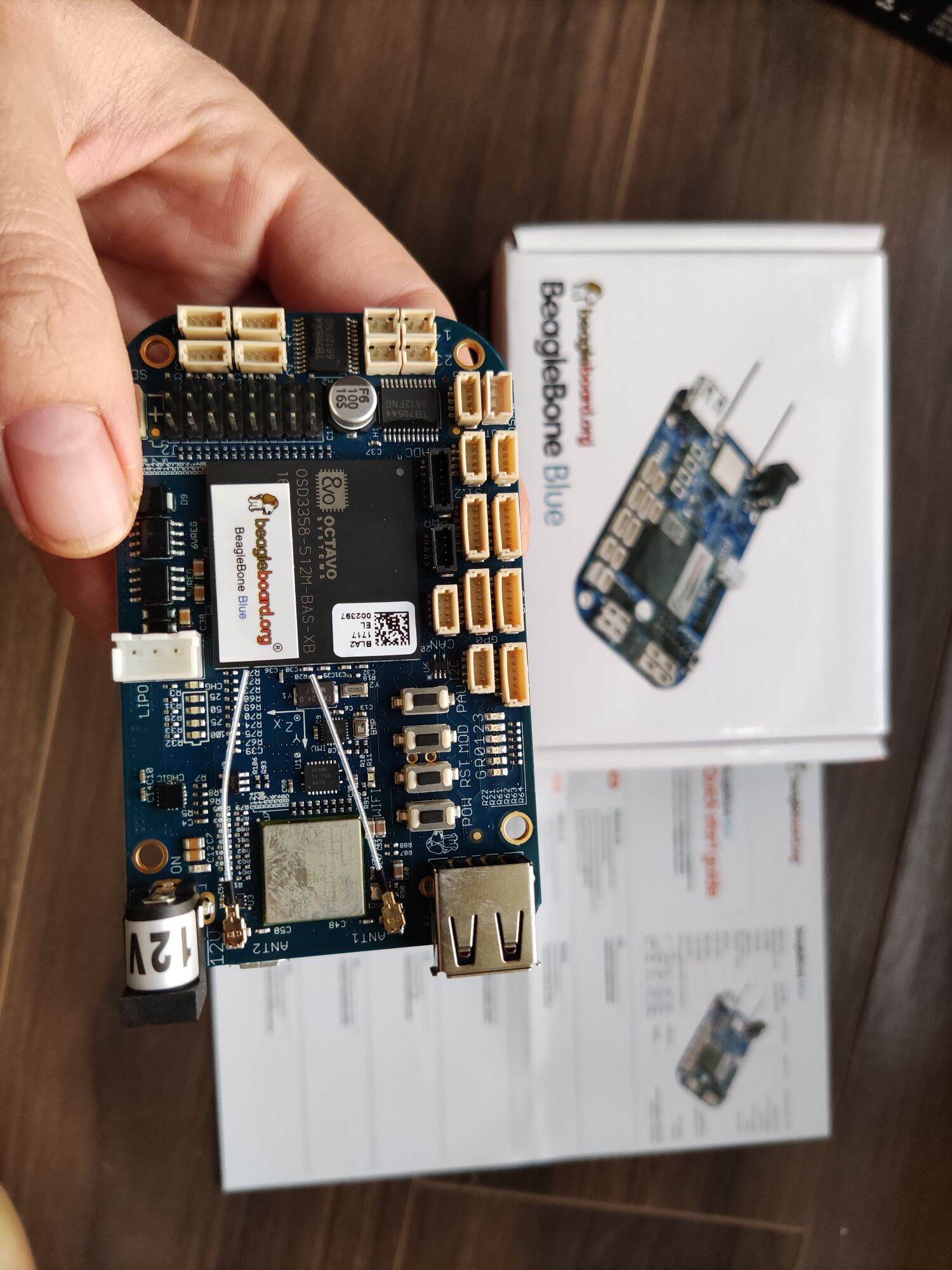 Máy tính nhúng Beaglebone blue