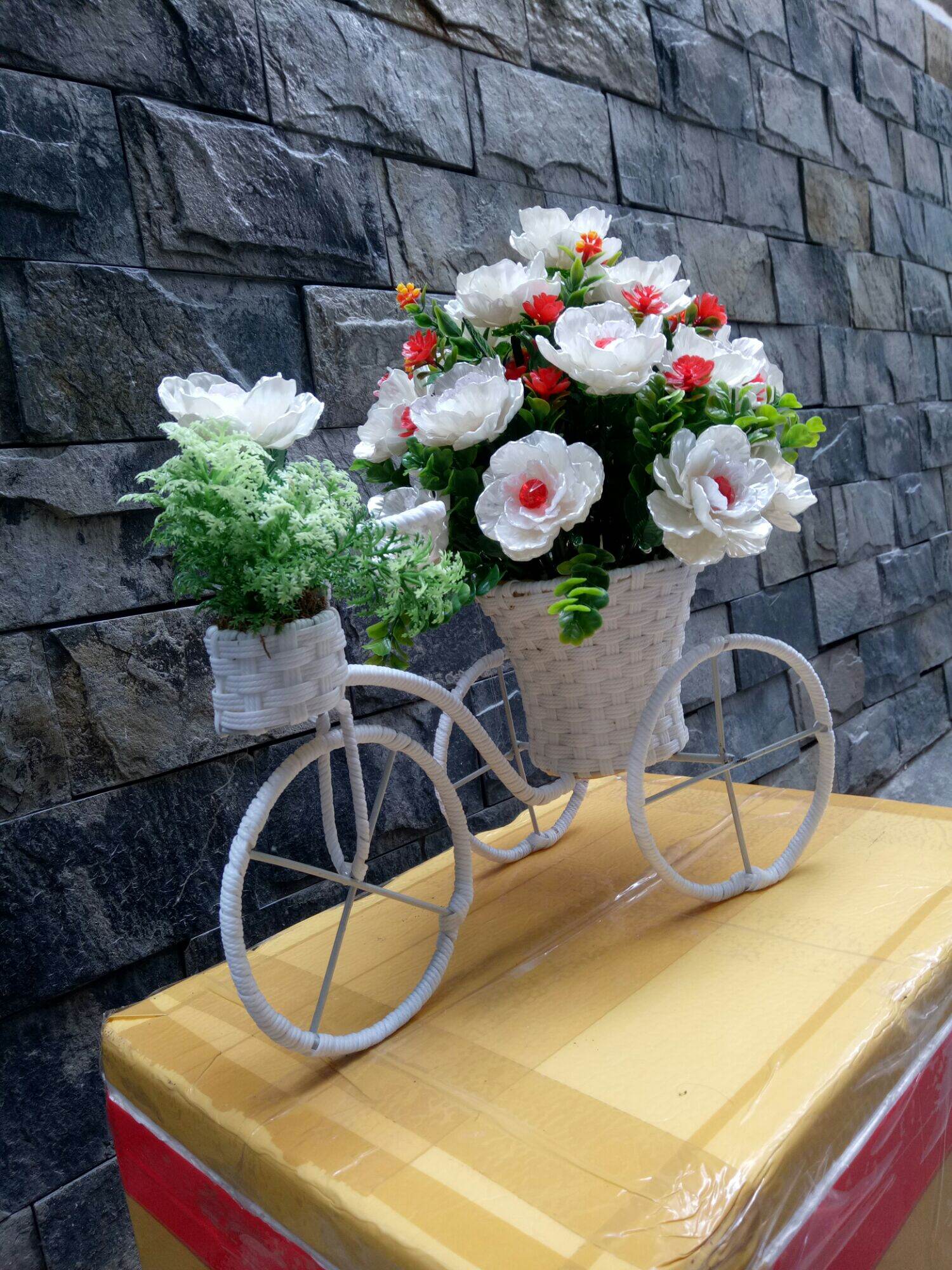 Xe đạp chở hoa hồng pha lê lớn (36x34x26)