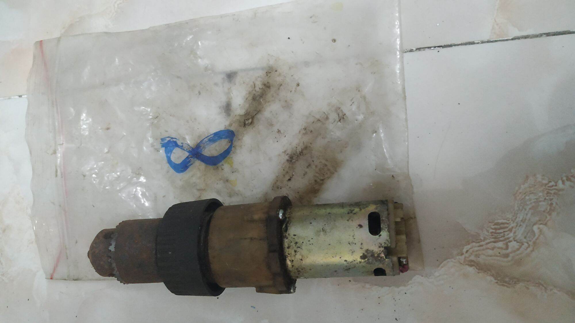 Xác máy khoan pin nhật bãi đã tháo bỏ vỏ