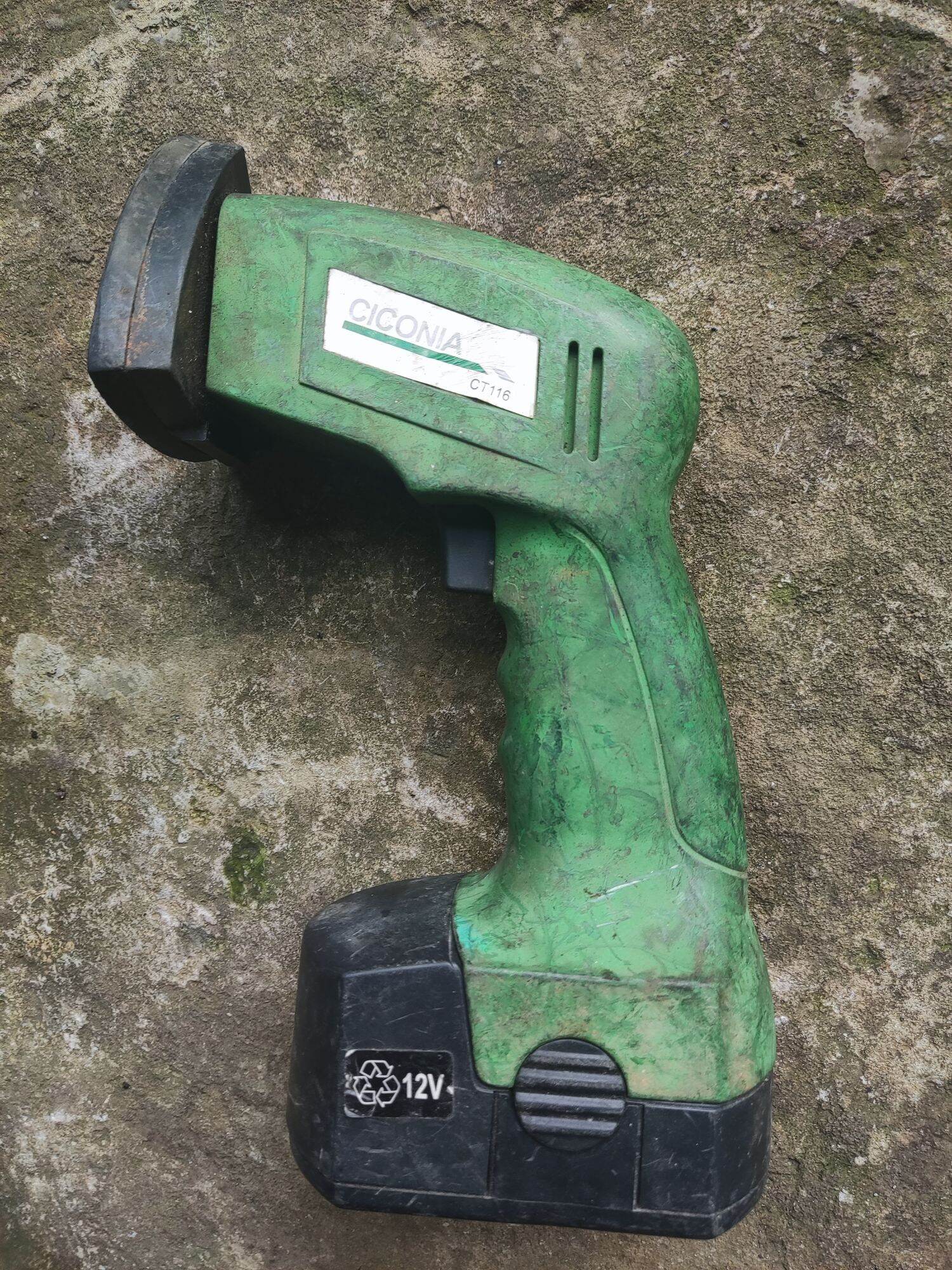 máy chà nhám tam giác CICONIA ,CT-116, 12v,máy hoạt động OK, sản phẩm bao gồm thân máy và vỏ PIN y hình