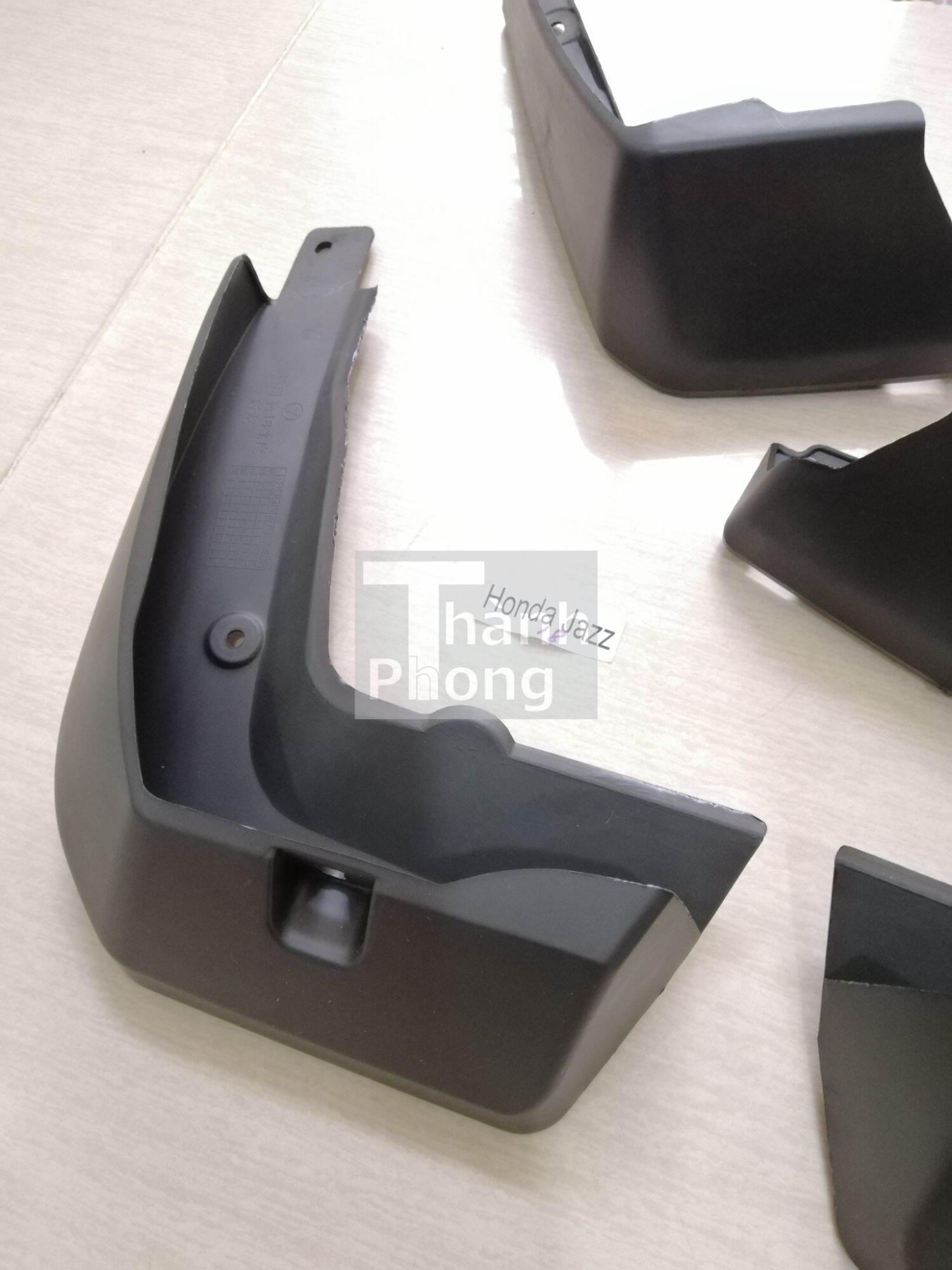 Chắn bùn Honda Jazz 18
