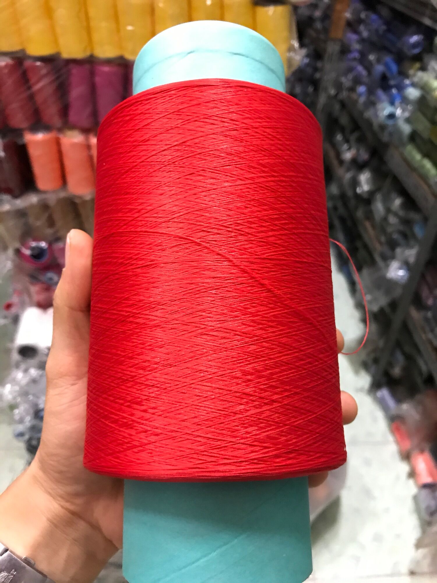 [HCM]Tơ vắt sổ màu đỏ tươi 150 - chỉ may công nghiệp