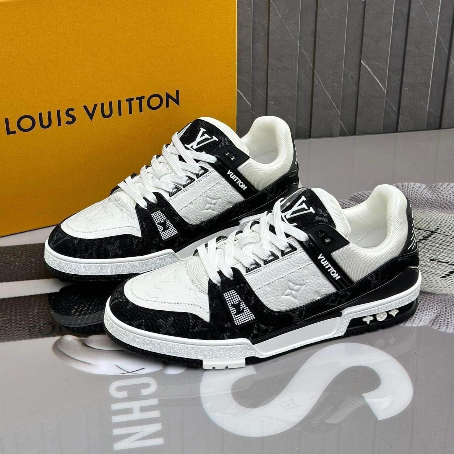 Giày LV Louis Vuitton Trainer Black White Giày Sneaker LV Nam Nữ Hàng Cao  Cấp  Shopee Việt Nam