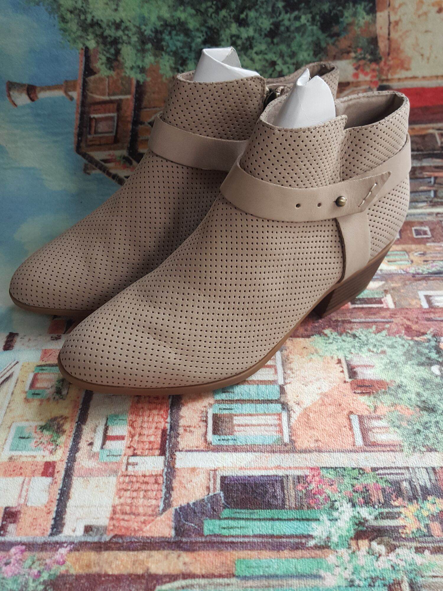 Boot hiệu Clarks size 37