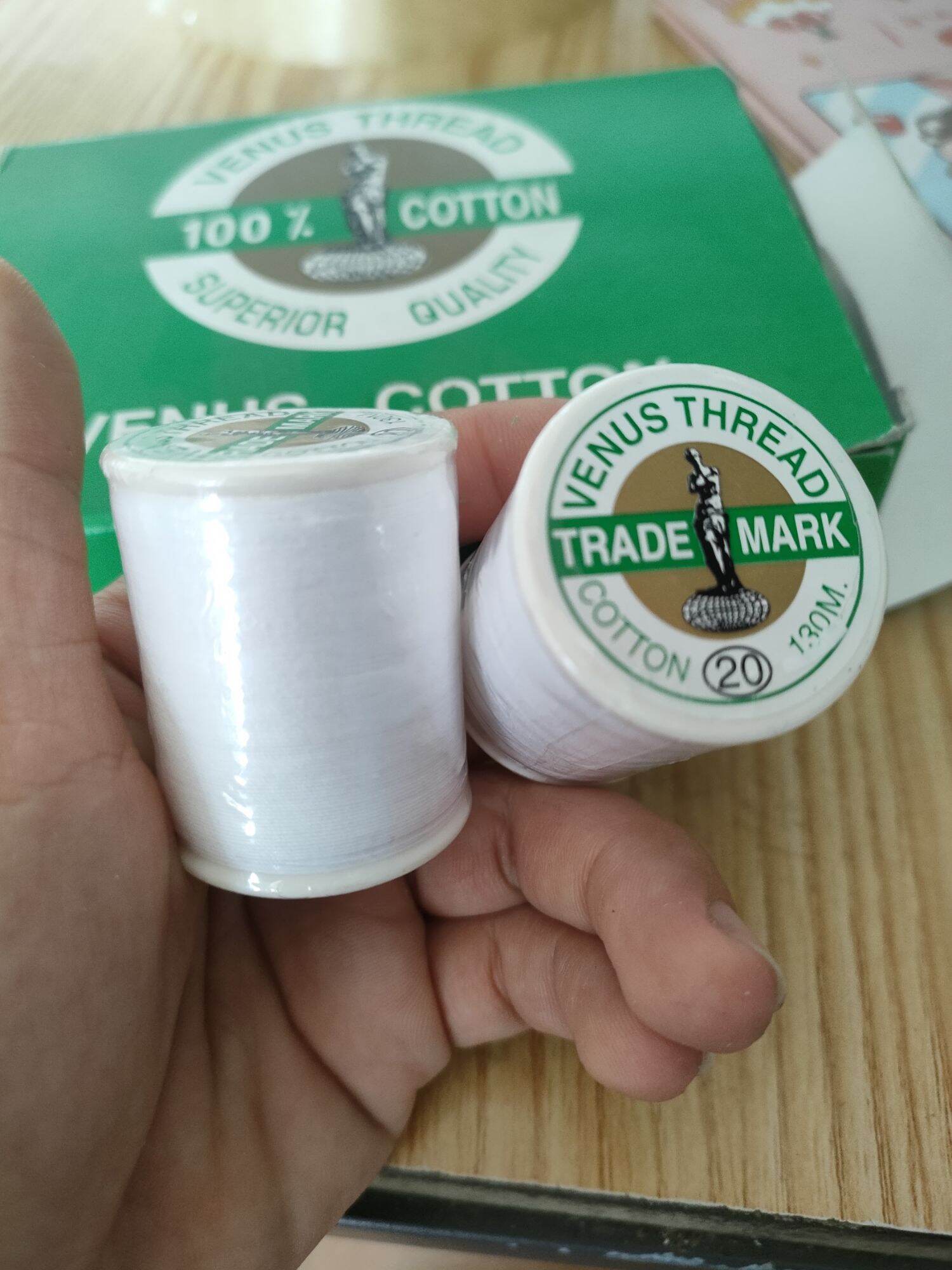 Chỉ Thái khâu và tết mỏ cho gà chọi